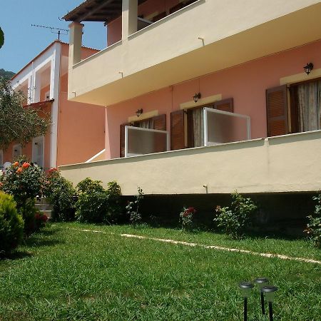 Roza'S Home And Studios Benitses  Buitenkant foto