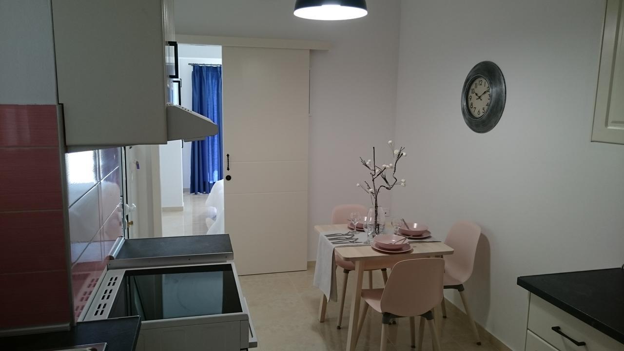Roza'S Home And Studios Benitses  Buitenkant foto